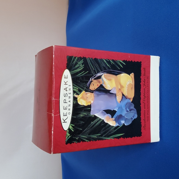 Hallmark Pocahontas and Captain John Smith collectible ornament - Picture 3 of 5